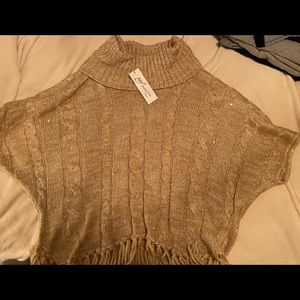 Gold cropped cowl neck sweater w/ fringe bottom. New w/ tags. Womens size 3X.